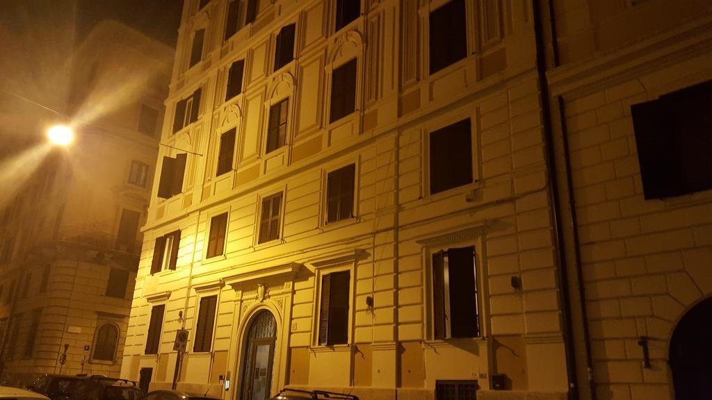 Pensión Finestra Su Monti
