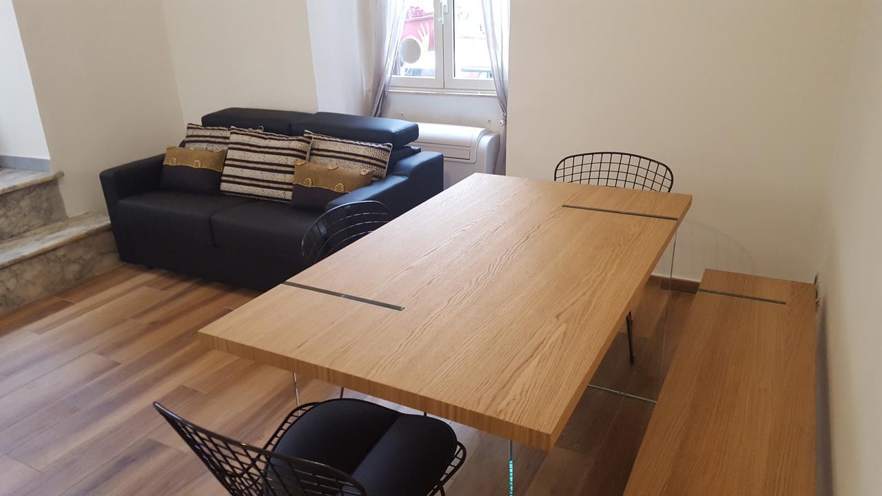 Finestra Su Monti Pensión Roma